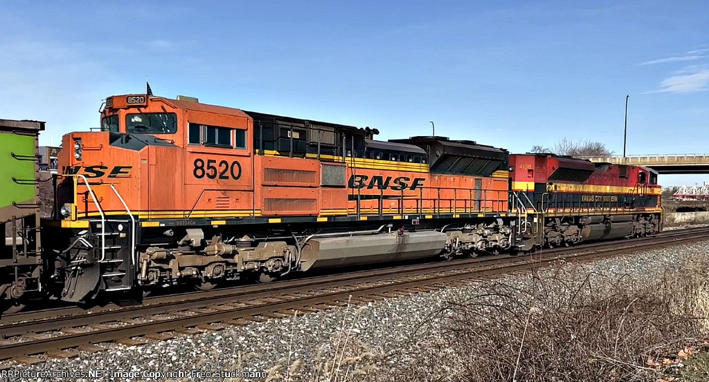 BNSF 8520